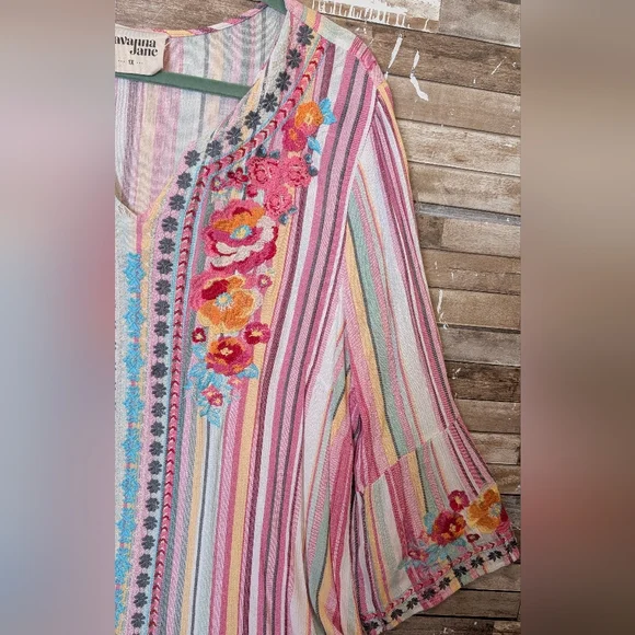 Savannah Jane Embroidered V Neck Tunic With Embroidery On Bell Sleeves - Picture 6 of 16